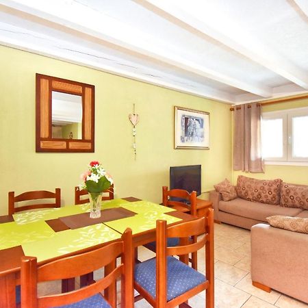 Mike'S Apartments Agios Gordios  Bagian luar foto