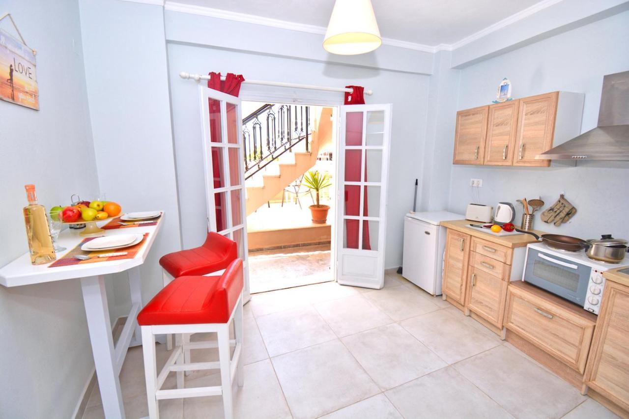Mike'S Apartments Agios Gordios  Bagian luar foto