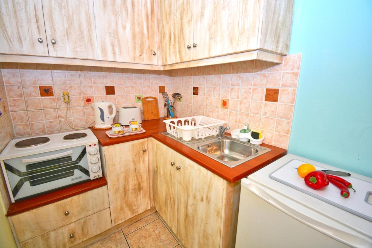 Mike'S Apartments Agios Gordios  Bagian luar foto