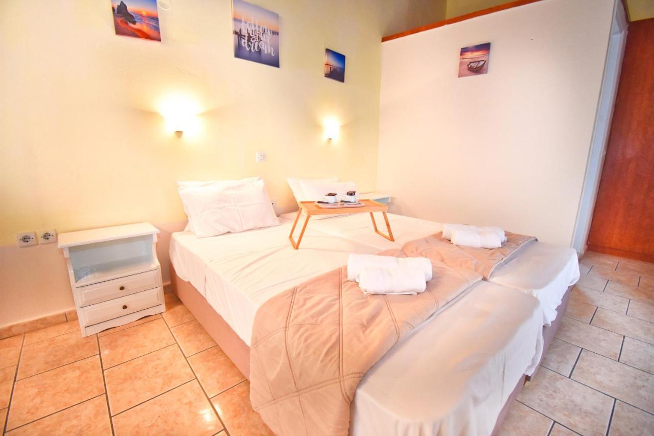 Mike'S Apartments Agios Gordios  Bagian luar foto