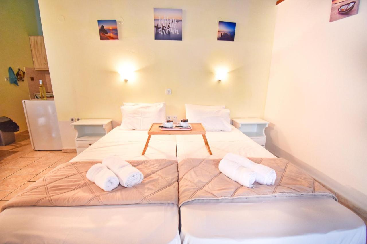 Mike'S Apartments Agios Gordios  Bagian luar foto