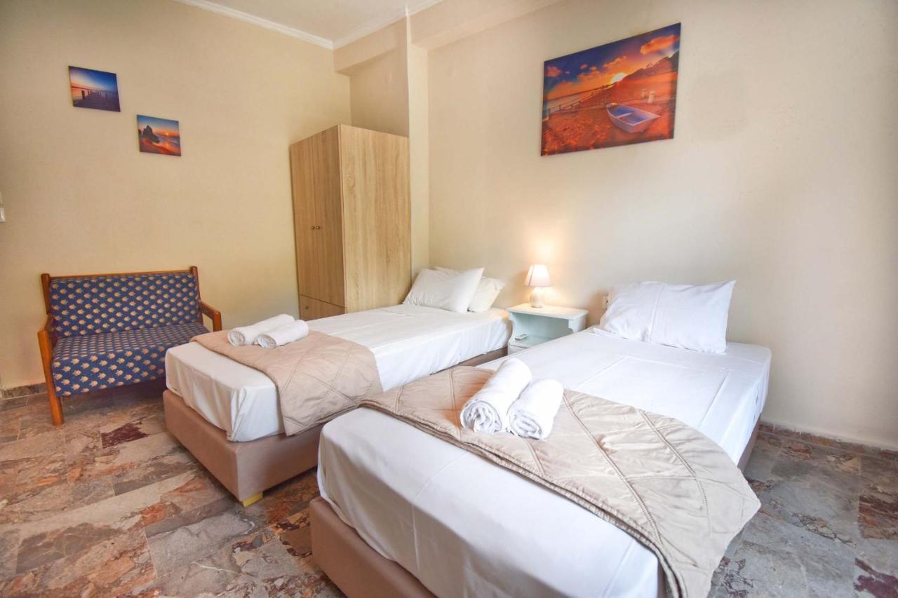 Mike'S Apartments Agios Gordios  Bagian luar foto